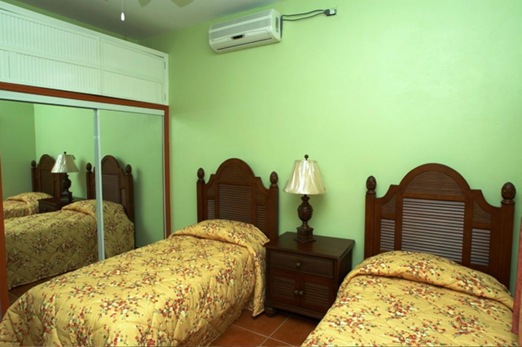 Ocean Terrace Condominiums The Valley Quarto foto